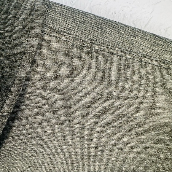 Lululemon x Arizona Coyotes Logo Men’s Gray Short Sleeves Performance Polo - Picture 3 of 5